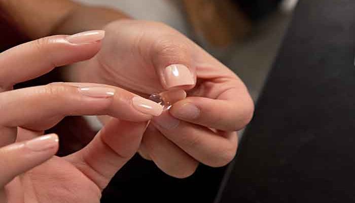 The tips of Applying Press On Nails