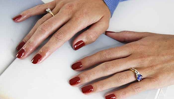 How to apply nail polish properly?